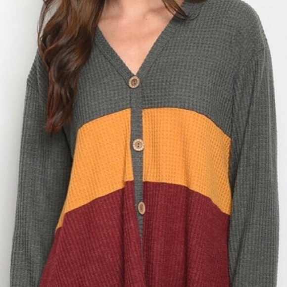 ❄️GRAY COLOR BLOCK WAFFLE TOP - Picture 4 of 7